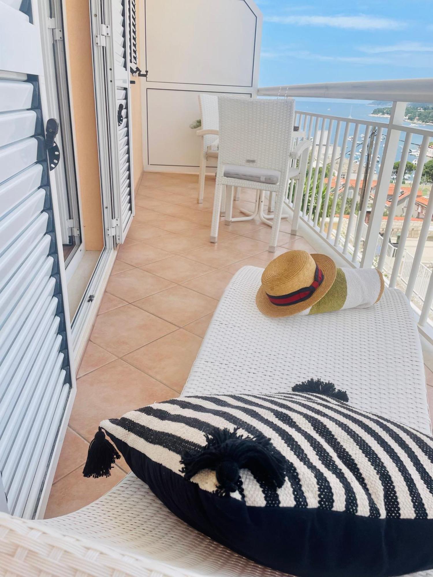 Apartments Sunny Elza Хвар Екстер'єр фото