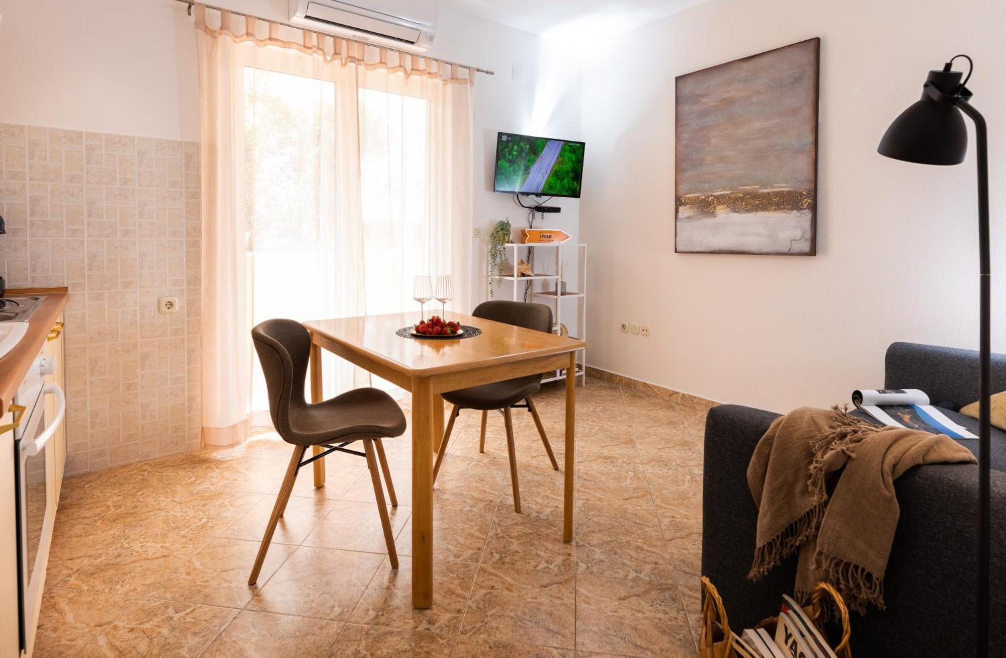 Apartments Sunny Elza Хвар Екстер'єр фото