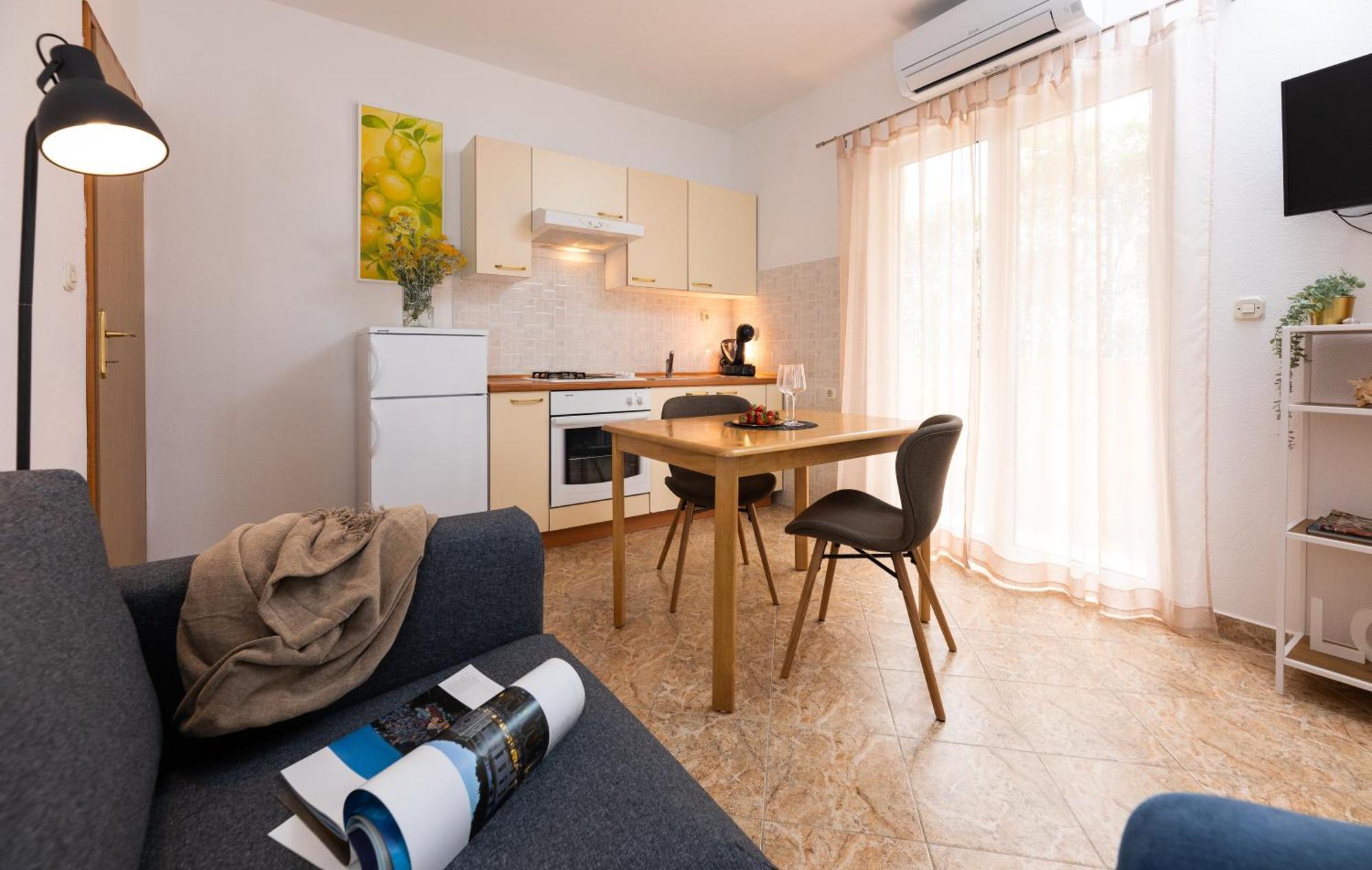 Apartments Sunny Elza Хвар Екстер'єр фото