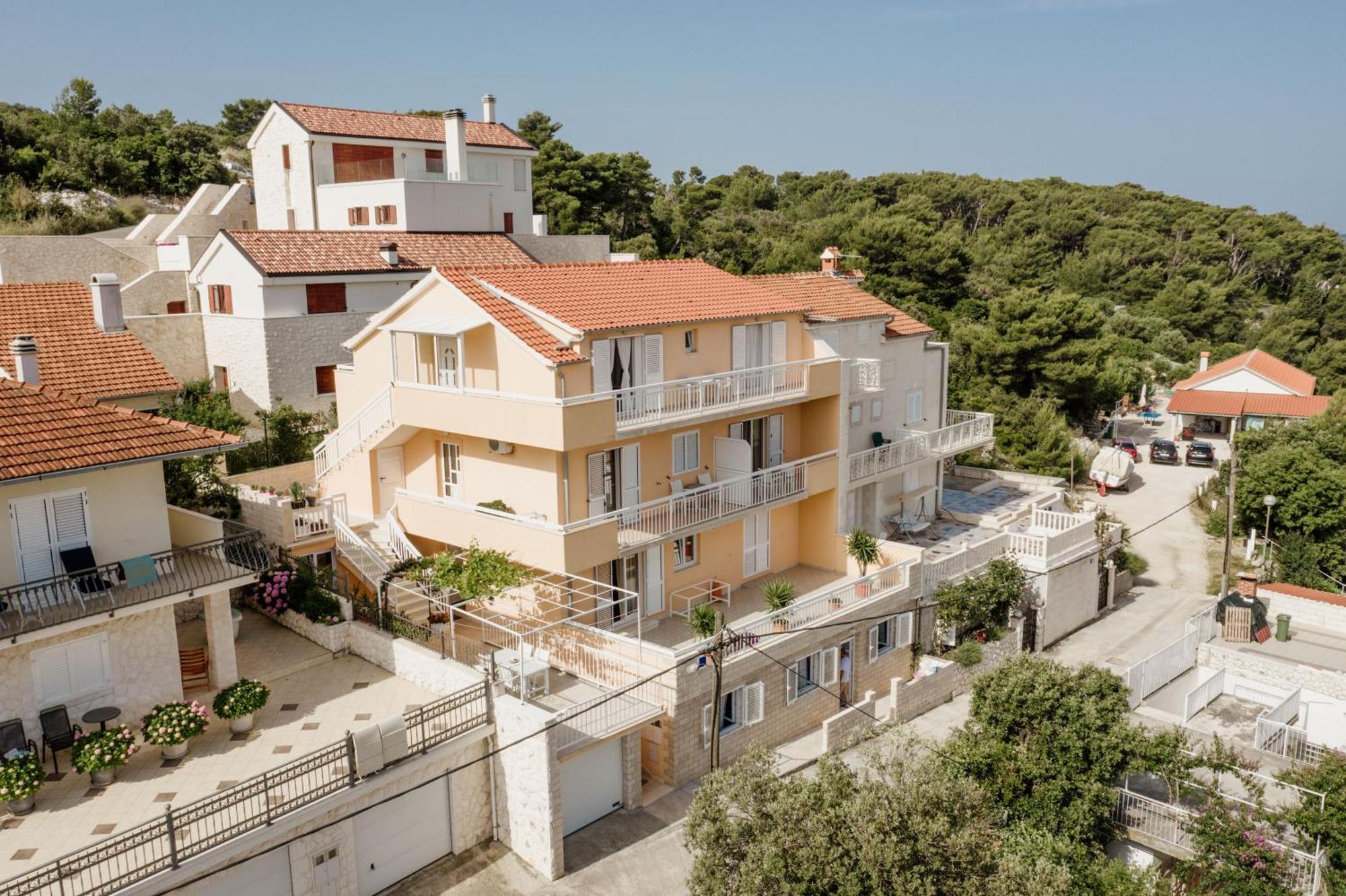 Apartments Sunny Elza Хвар Екстер'єр фото